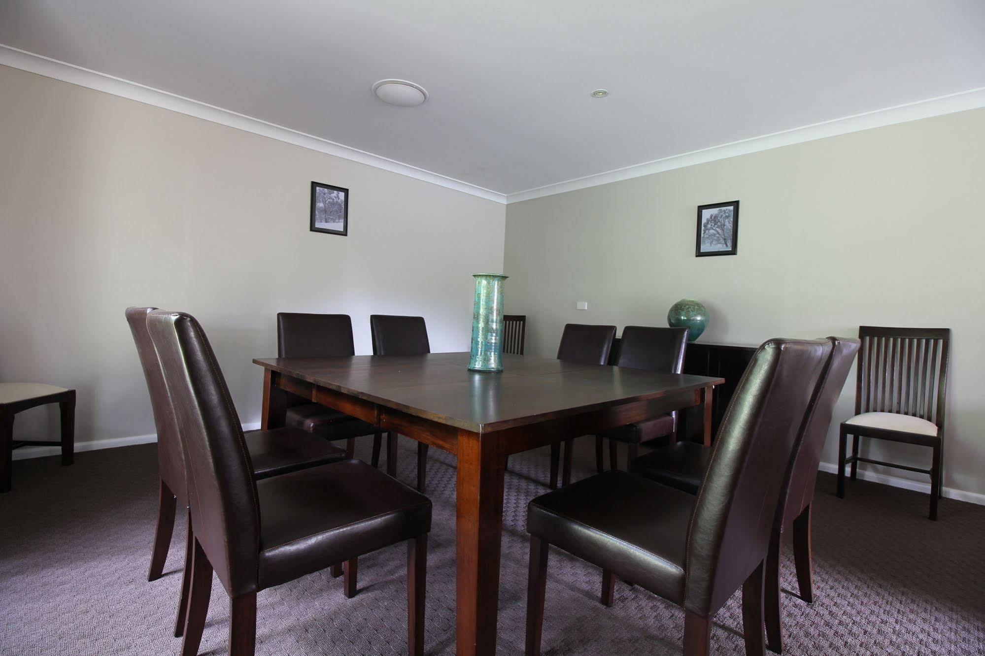 Snowy Mountains Resort And Function Centre Adaminaby Εξωτερικό φωτογραφία